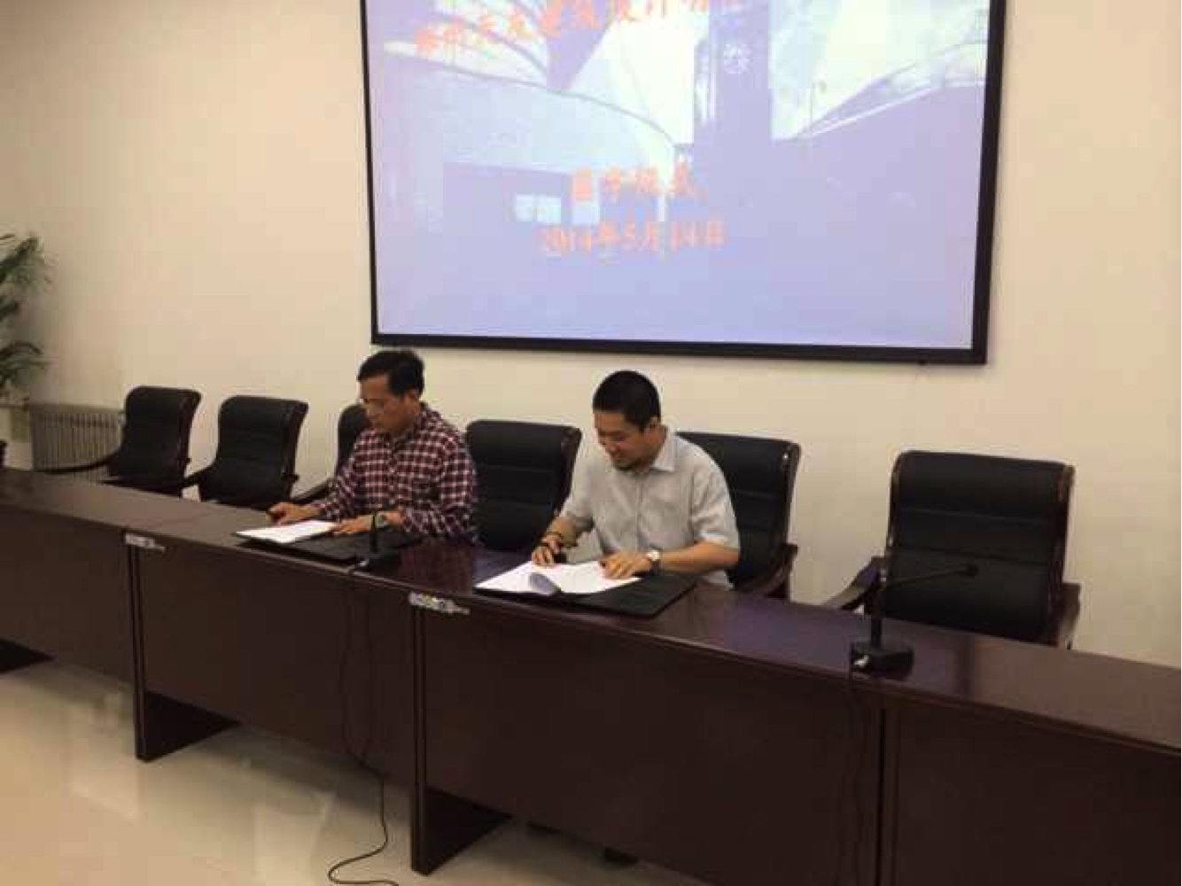 說明: http://www.jiachenmfj.cn/uploads/allimg/140902/1-140Z22102312J.JPG